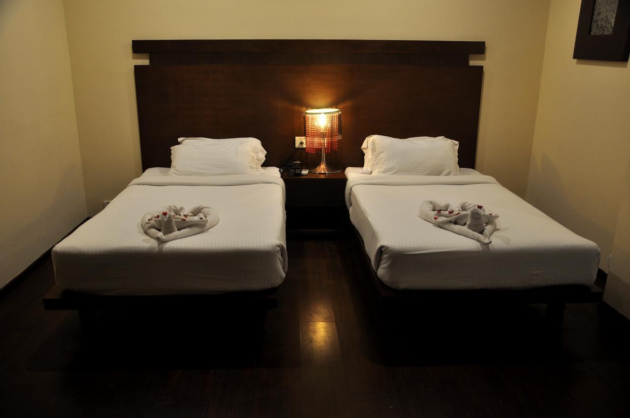 Hotel Md'S Continental Jorhāt エクステリア 写真