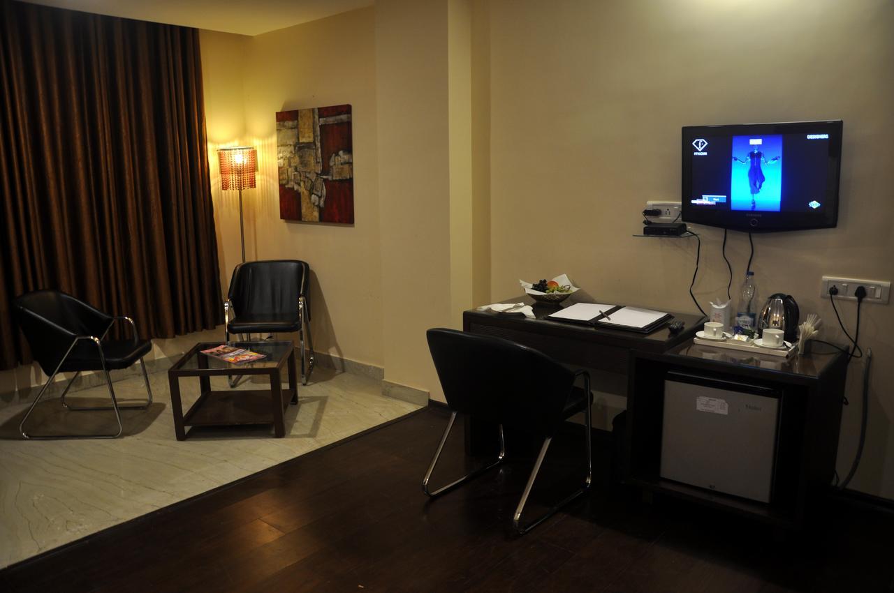 Hotel Md'S Continental Jorhāt エクステリア 写真